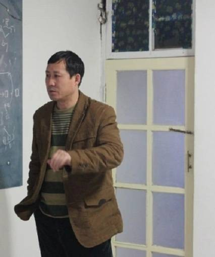 梁勇(鹤城第一声乐教师迷迪声乐学校校长)