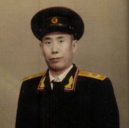 李福祥(广州军区后勤营管部原处长)
