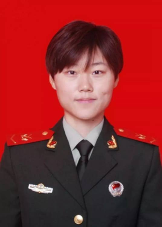 郭子睿（武警部队猎鹰突击队的女狙击手）