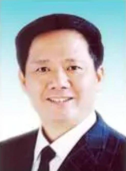 余伟（原湖北省地方税务局党组成员、副局长）