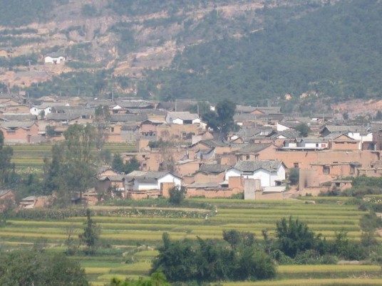 温塘村(云南建水县李浩寨乡下辖村)