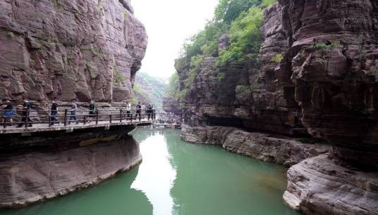 红石峡（位于新乡市的景区）