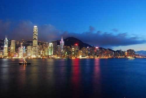 维多利亚海峡（香港岛与九龙半岛之间海峡）