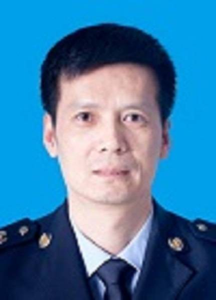钟涛(国家税务总局枣庄市税务局党委委员、副局长、三级高级主办)