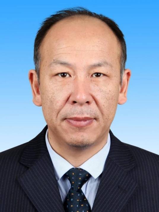 王强(新疆生产建设兵团第五师党委副书记、师长)