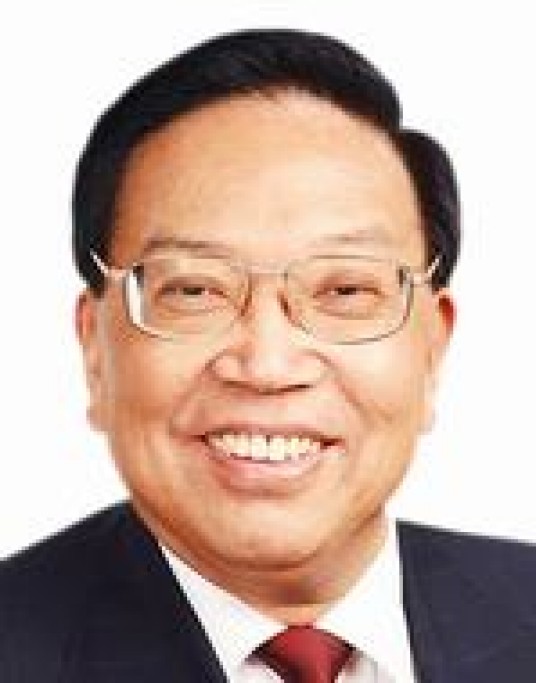 蒋以任