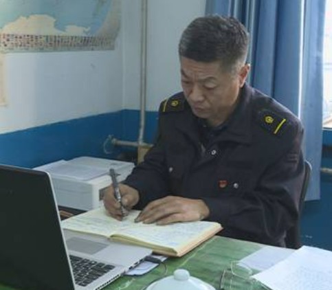 张晓宇（黑河铁路有限责任公司机车司机长）
