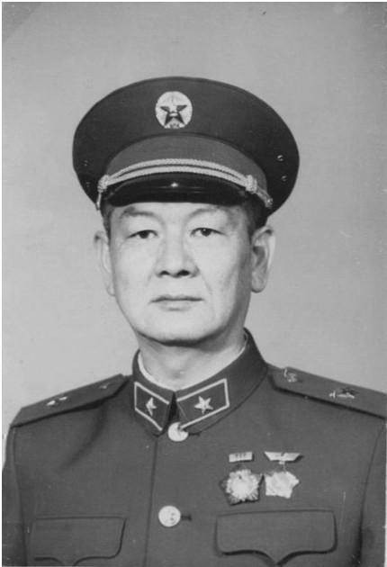 李纯(中共地下党员,20世纪50年代首位国民党驾机起义飞行员)
