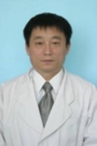 钟鸣（中国医科大学附属口腔医院口腔科主任医师）
