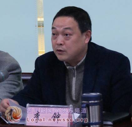 李钟（四川省雅安市工商行政管理局原党组书记、局长）