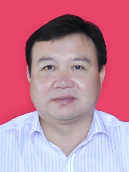 张清华(江西省万载县人大常委会党组书记、主任)