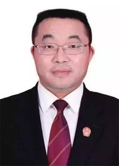 秦卫东(云南省红河州红河县人民法院党组书记、院长)