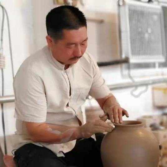 李俊锋(陶瓷企业家)