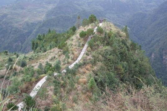 滴水岩村(云南省曲靖会泽县火红乡滴水岩村委会)