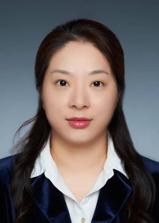 朱虹(上海市长宁区商务委员会副主任)