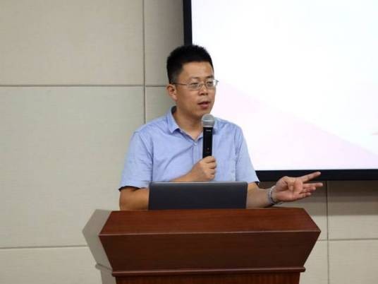 陈伟刚（河海大学国际教育学院直属党支部书记）