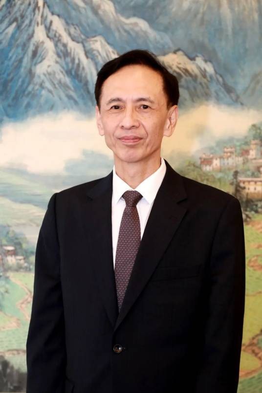 阎晓明（中国广播电视社会组织联合会副会长，中国电视艺术家协会主席）