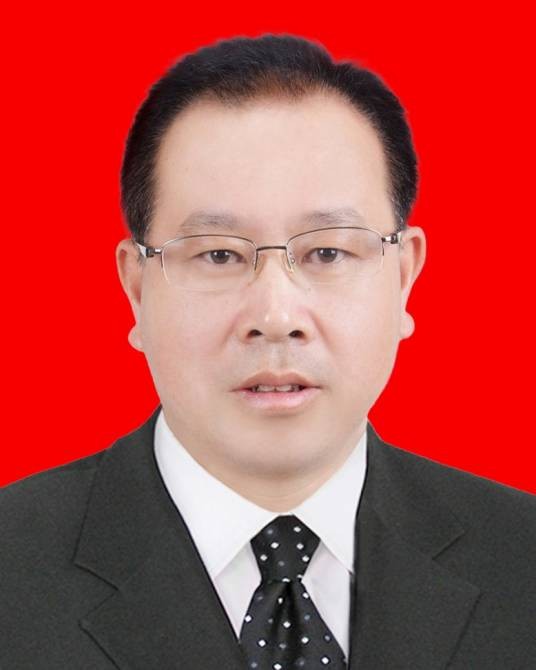 尹立鑫(湖南省耒阳市委副书记,市政府党组书记、市长)