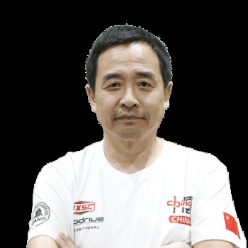 廖岷（中国赛车运动员）