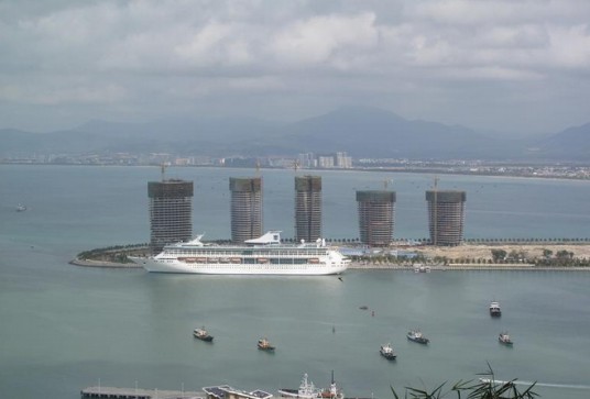 三亚凤凰岛国际邮轮港