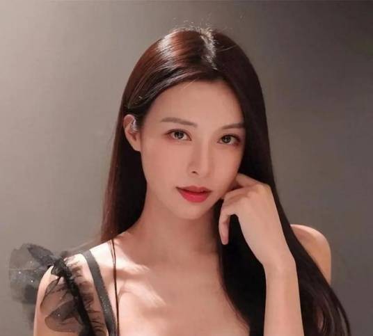 李元玲（马来西亚女演员，钢琴演奏家）