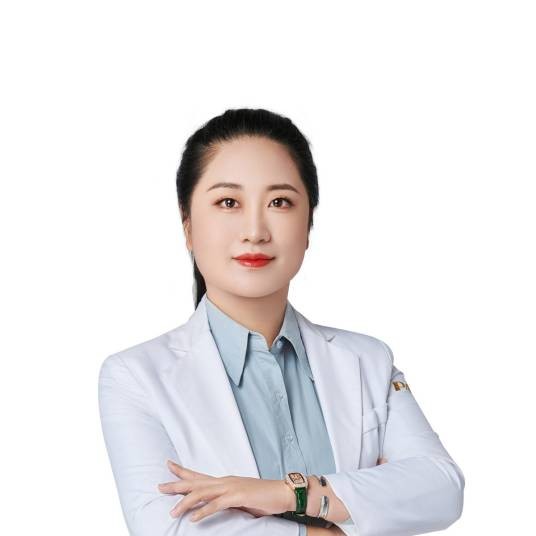 于洋(深圳鹏爱美容皮肤科技术院长,擅长形体年轻化、无创塑形、面部年轻化及皮肤美容等)