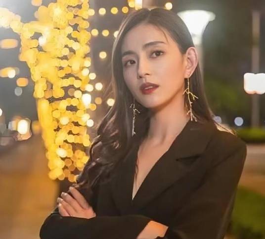 李欣然（电视剧《许你春风野马》中的女主角）