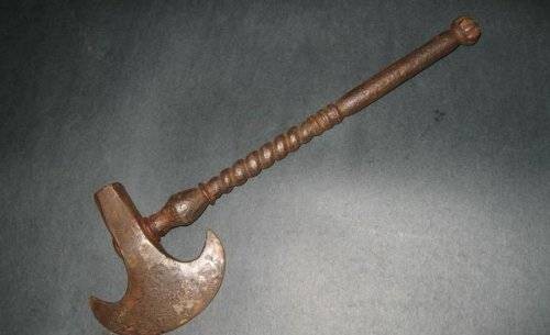 斧（武器或伐木工具）
