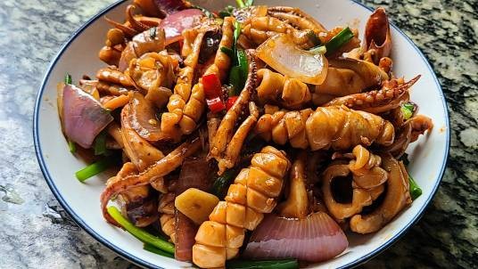 炒鱿鱼（菜品名称）