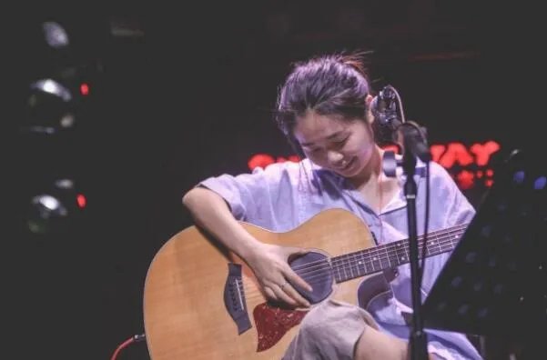 花粥歌曲排行-花粥最出名的歌曲,出山上榜,第九首最催泪