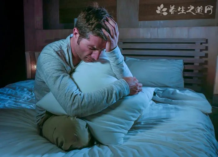 迈锐宝xl-大佬们好，想问下新车刚提回来发动机里面有股很浓的塑料味散发出来，这是什么情况？