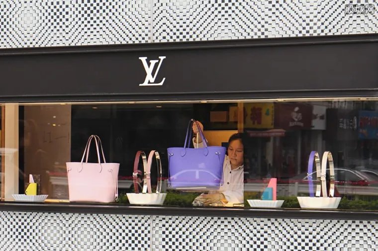 高仿lv能否一眼看出来 这个消费者遇到了糟心事