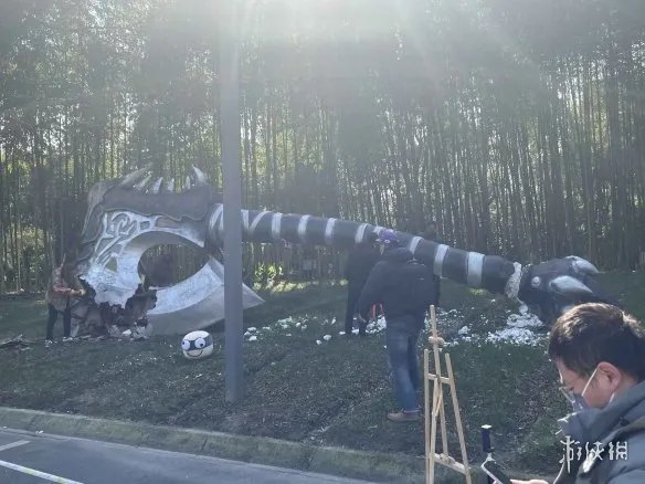 硬气!网易官方直播拆除办公园区暴雪魔兽血吼雕像!