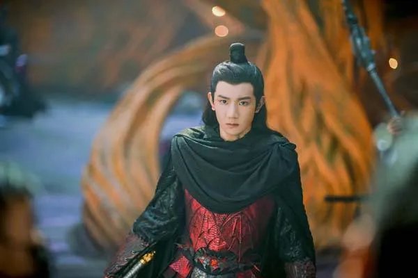 王源最近怎么不见了