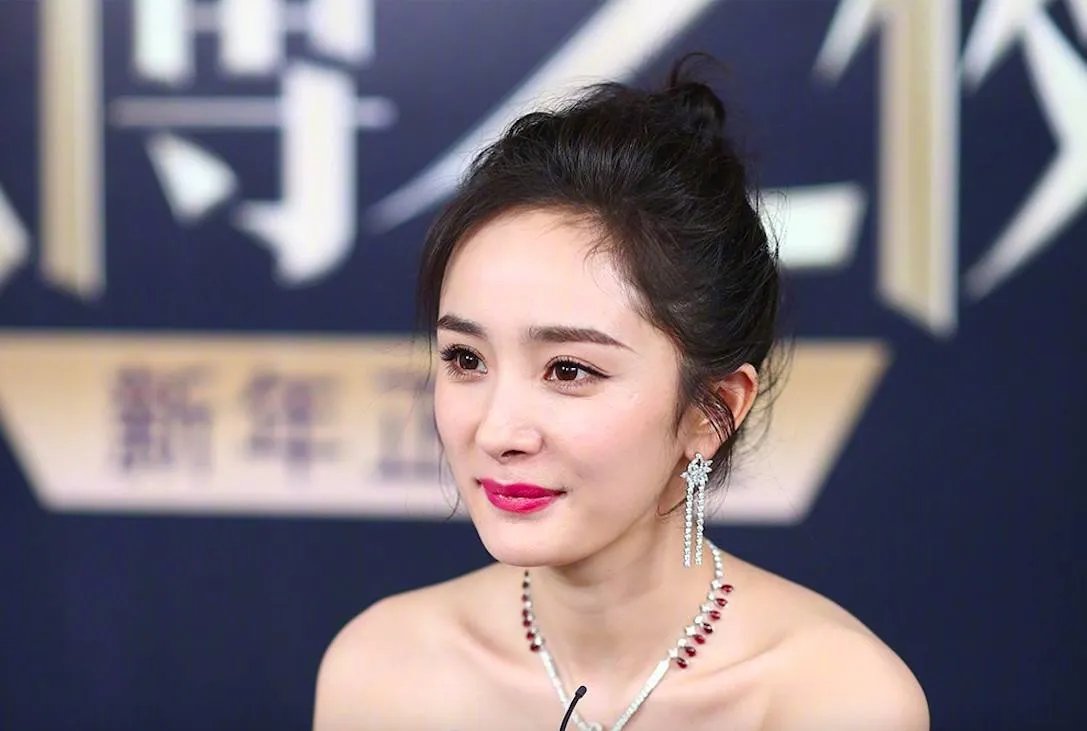如何看待杨幂素颜？