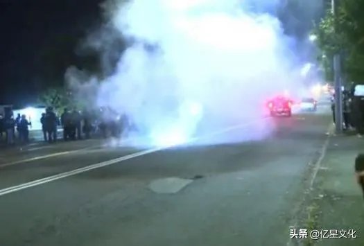 最近怎么没有美国内乱的消息?是不是美国封锁了?