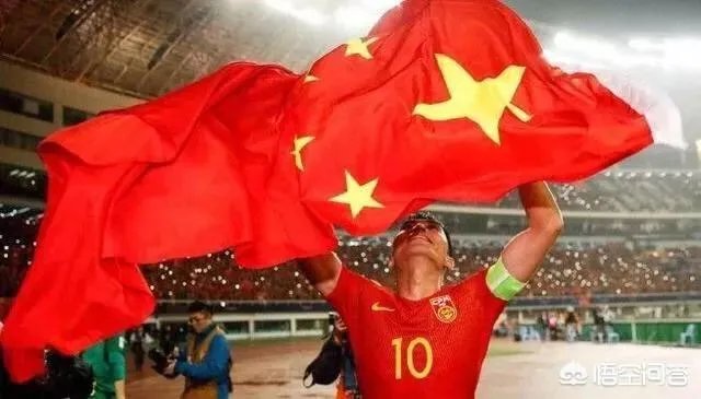 国足官方为38岁郑智庆生,连说三个感谢,发文时间设定为十点,有什么含义吗?对此你怎么看?