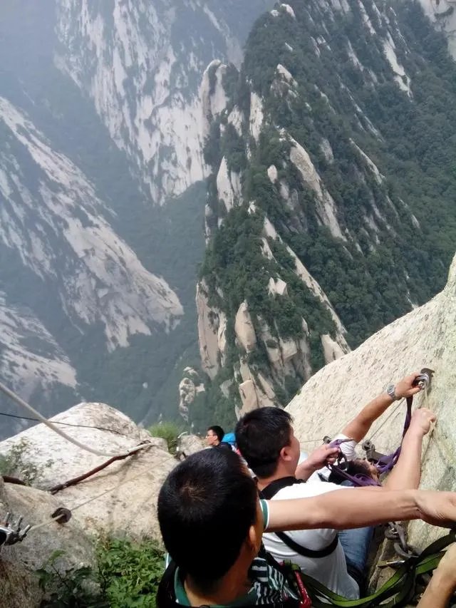 华山为何被称为“奇险天下第一山”?