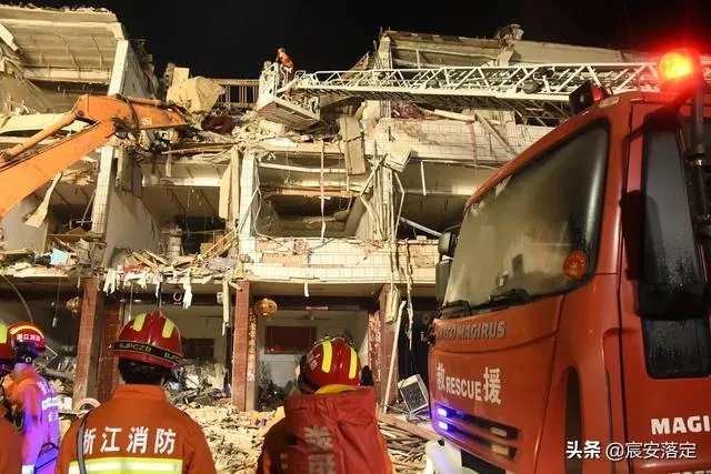 浙江温岭油罐车突发爆炸,汽车被炸飞4层楼高,怎么回事?