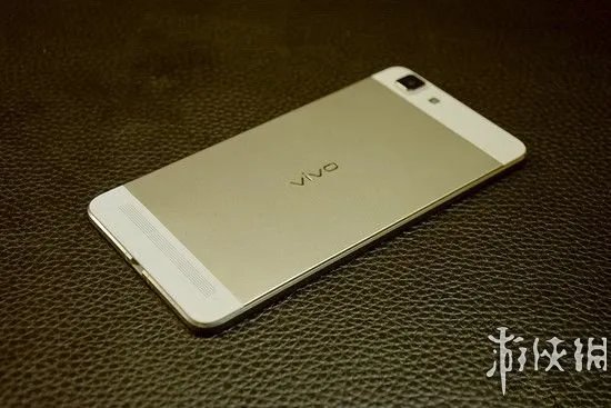放在兜里都容易折弯了 最薄十大旗舰手机你有吗?
