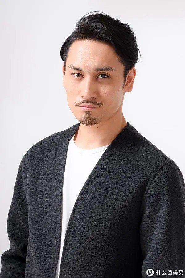 特利迦奥特曼队长登场,竟然是战队红战士