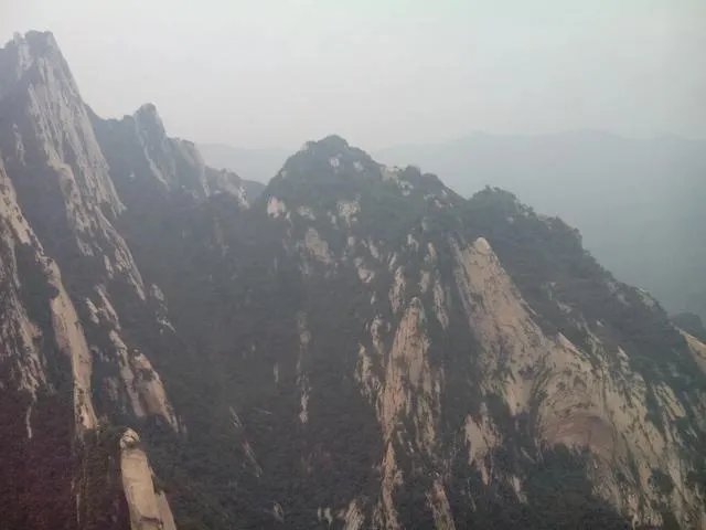 华山为何被称为“奇险天下第一山”?
