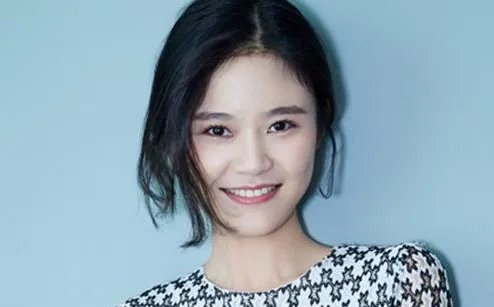 出道16年的岳红女儿,生父是谁现在知道了吗?