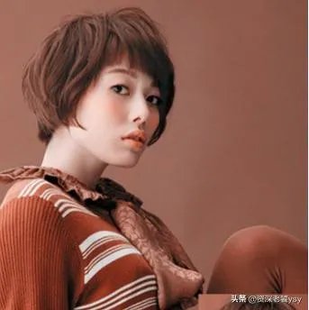 女生时尚短发发型图片?