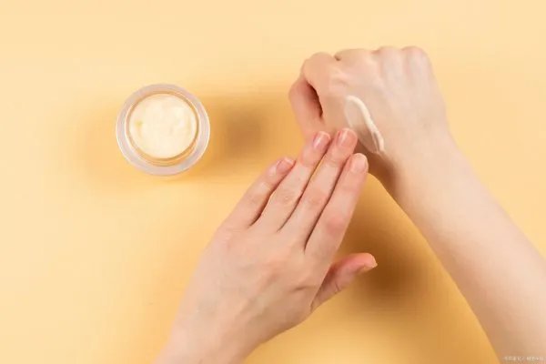 使用瑰柏翠护手霜,效果如何呢?