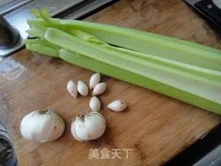 西芹百合