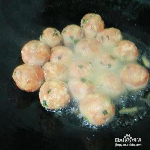 请问怎样炸肉丸子好吃?