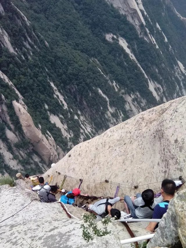 华山为何被称为“奇险天下第一山”?