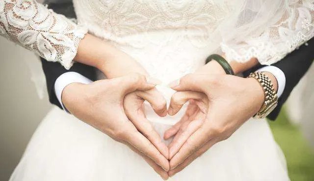 结婚三周年是什么婚 结婚三周年送什么礼物给老婆