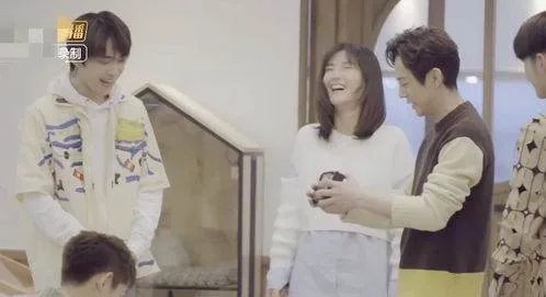 如何看待易烊千玺开热点这件事情？